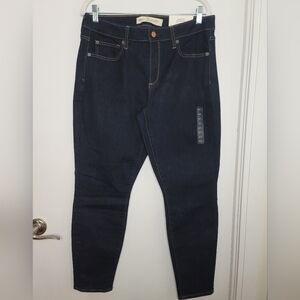 NWT -GAP Sz32 - Dark Denim Skinny Jeans Stretchy